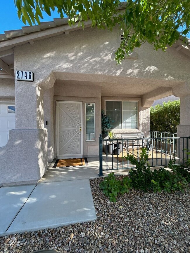 Building Photo - Fully Renovated Single Story Ranch Style H...