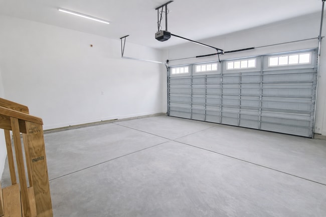 Building Photo - FIRST MONTH FREE - Beautiful 3BR 2.5BA Home in Statesville • 2 Car Garagge Tours