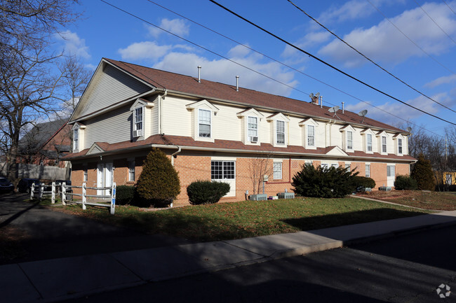 Building Photo - Meadowbrook Apartments