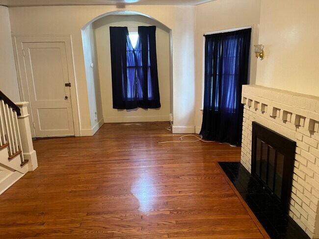 Primary Photo - 270 S Cherry St