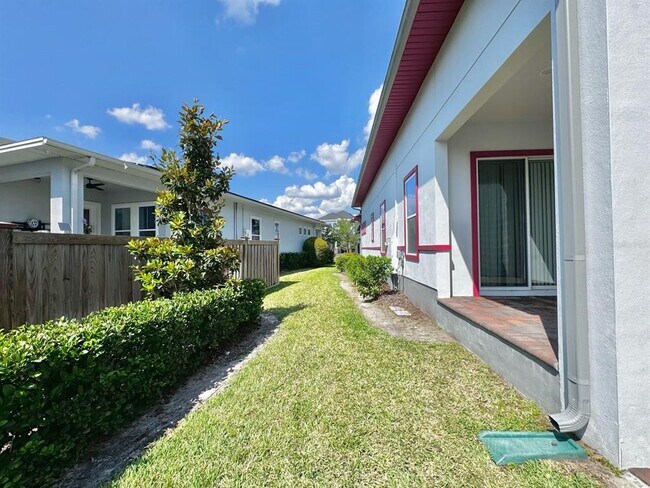 Building Photo - 13372 Stoddart Ave