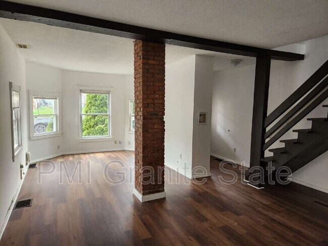 Building Photo - 10 Beacon St