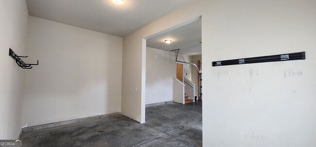 Building Photo - 525 Twelve Oaks Dr