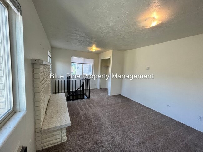 Building Photo - 1680 Calkins Ave