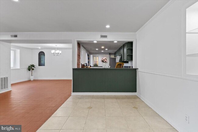 Building Photo - 202 Buckingham Ln