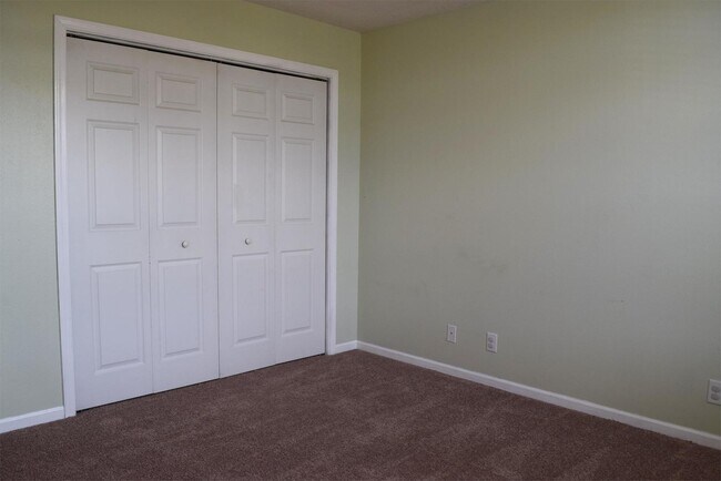Building Photo - Charming Hickory Valley Gem Near Fort Leonard Wood