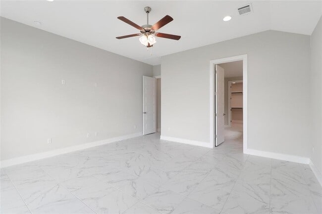 Building Photo - 532 Great Lawn Bnd