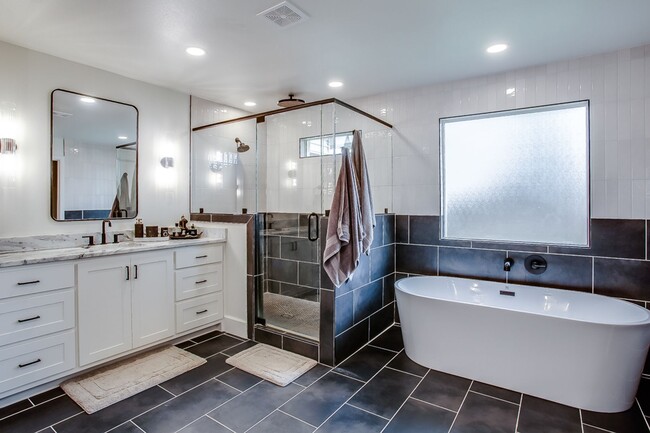 Building Photo - Pre Leasing in Melanie Park!