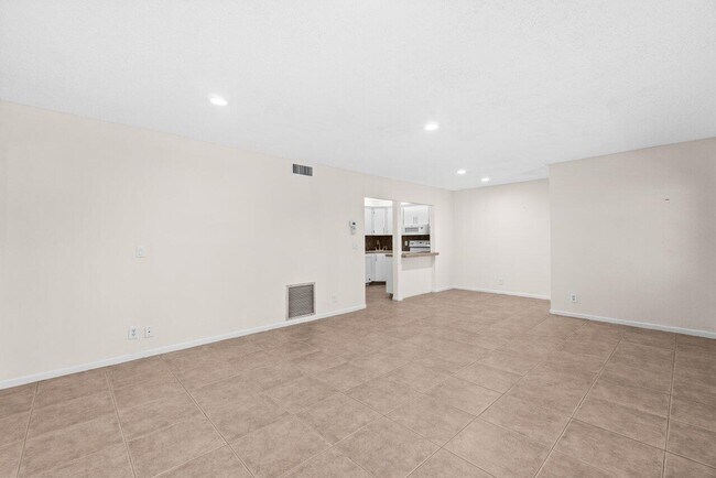 Building Photo - 432 Pine Glen Ln