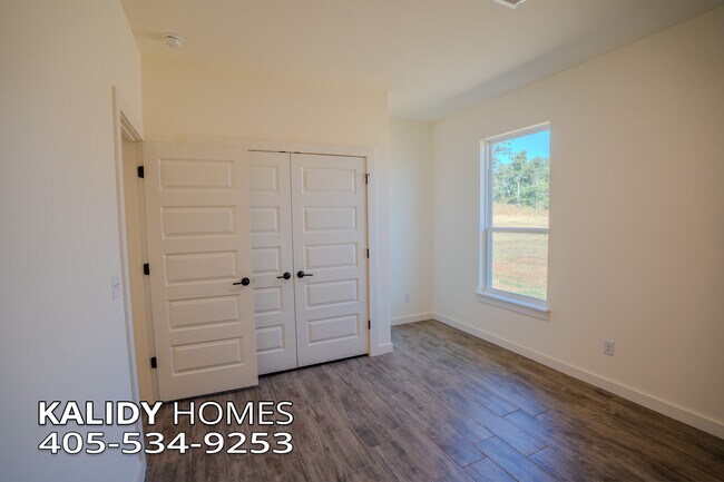 Building Photo - 2103 Kalidy Dr