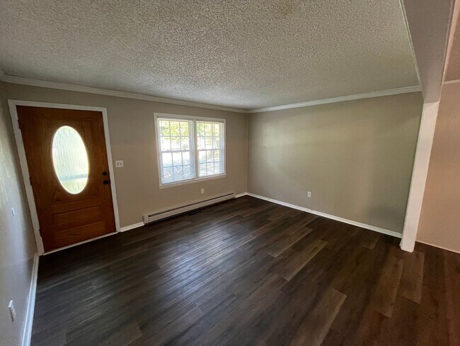 Building Photo - Charming 3-bedroom, 1.5-bathroom property in Pfafftown