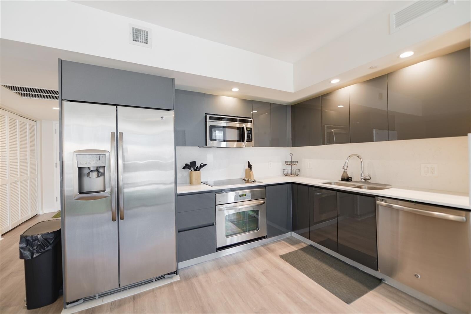 Building Photo - 31 SE 6th St