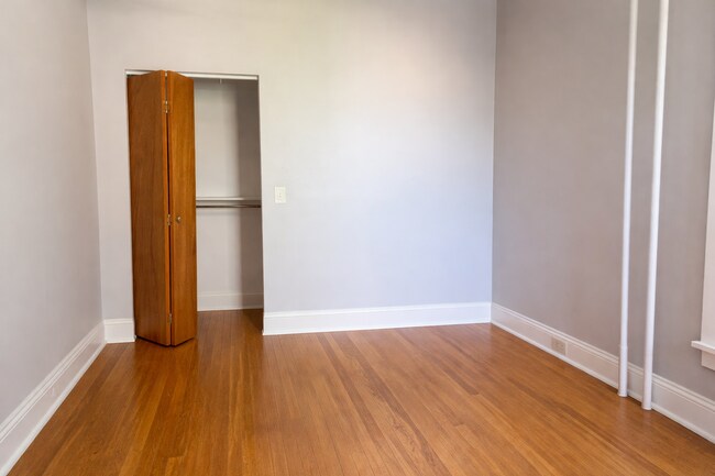 Building Photo - 301 S Broad St