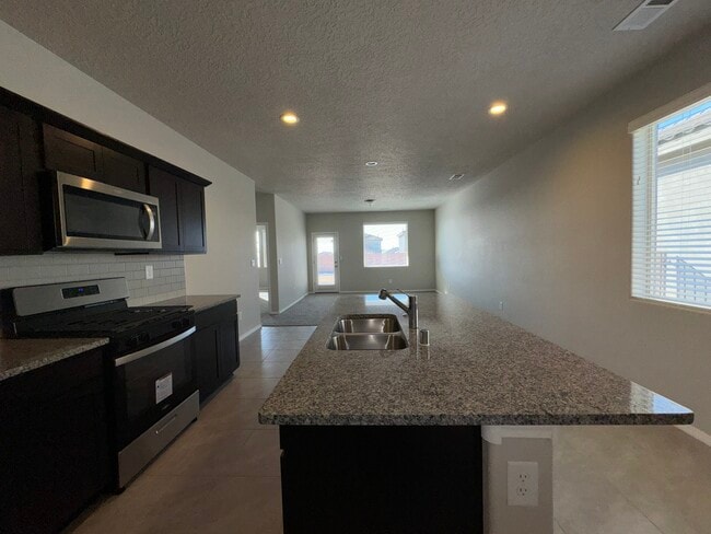 Building Photo - 752 Amatista Lp SE