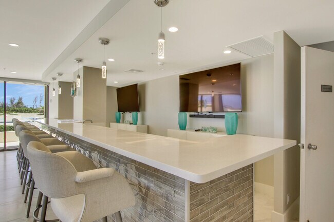 Building Photo - 5280 N Ocean Dr