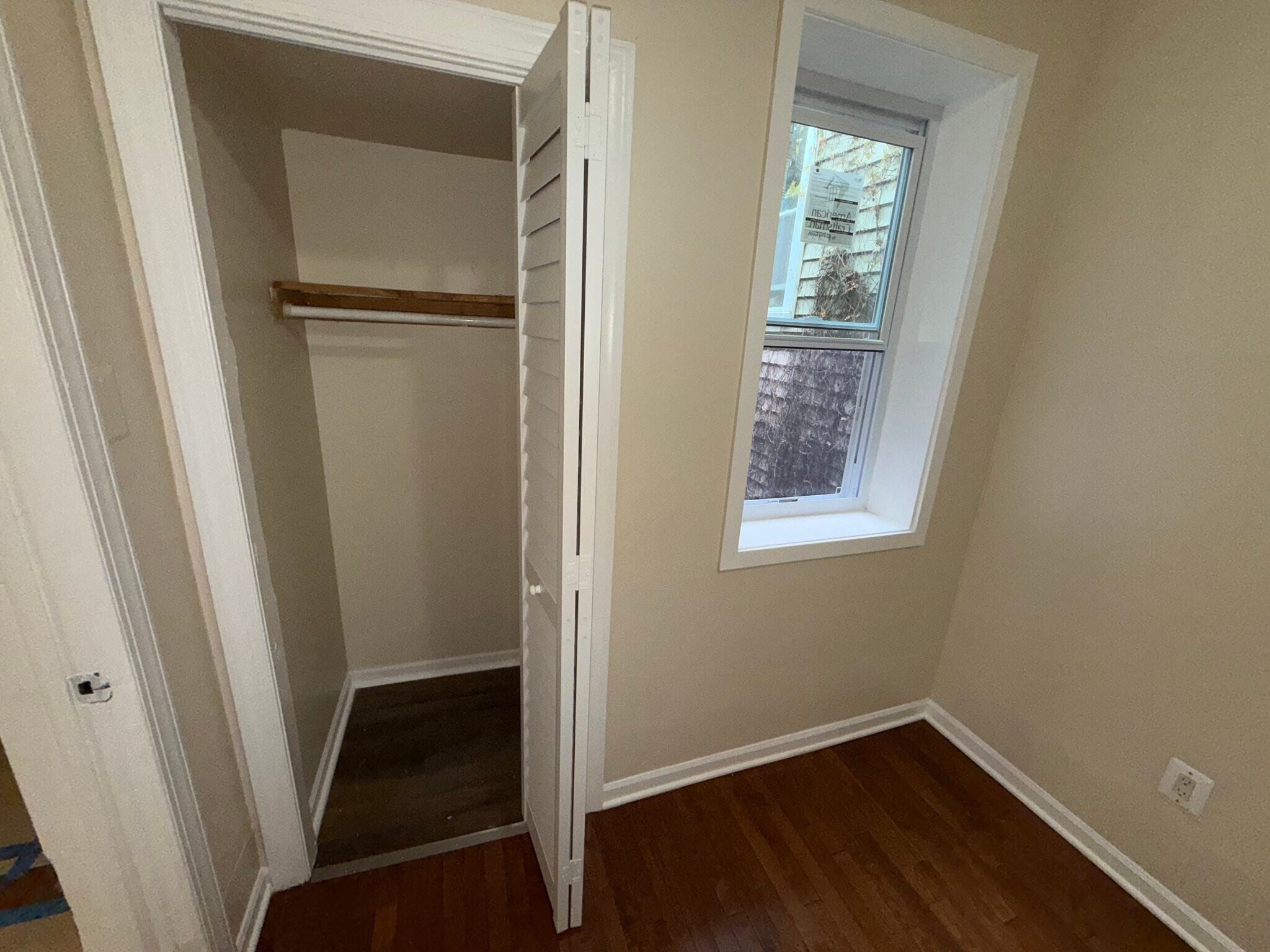 Building Photo - 7423 S St Lawrence Ave