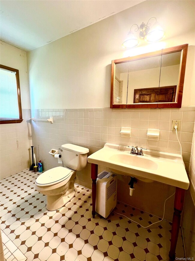 Building Photo - 950 NY-17M