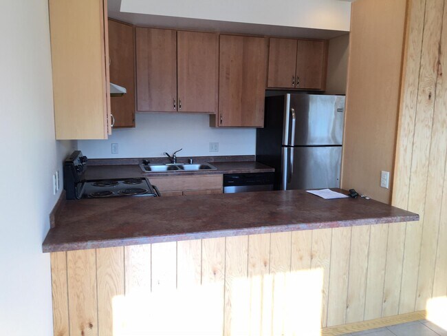 Building Photo - 807 Peace Ln