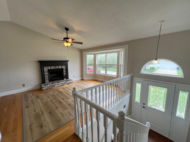 Building Photo - 3 Bedroom 2 Bath Home In the Francis Howel...