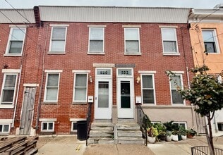 Building Photo - SPACIOUS 3BR/1BA HOUSE w/ Central AC-HARDW...
