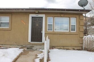 Building Photo - Move in ready home For Rent on Busch Ave