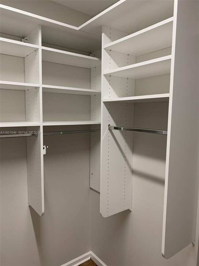 Building Photo - 2518 Bay Pointe Ct