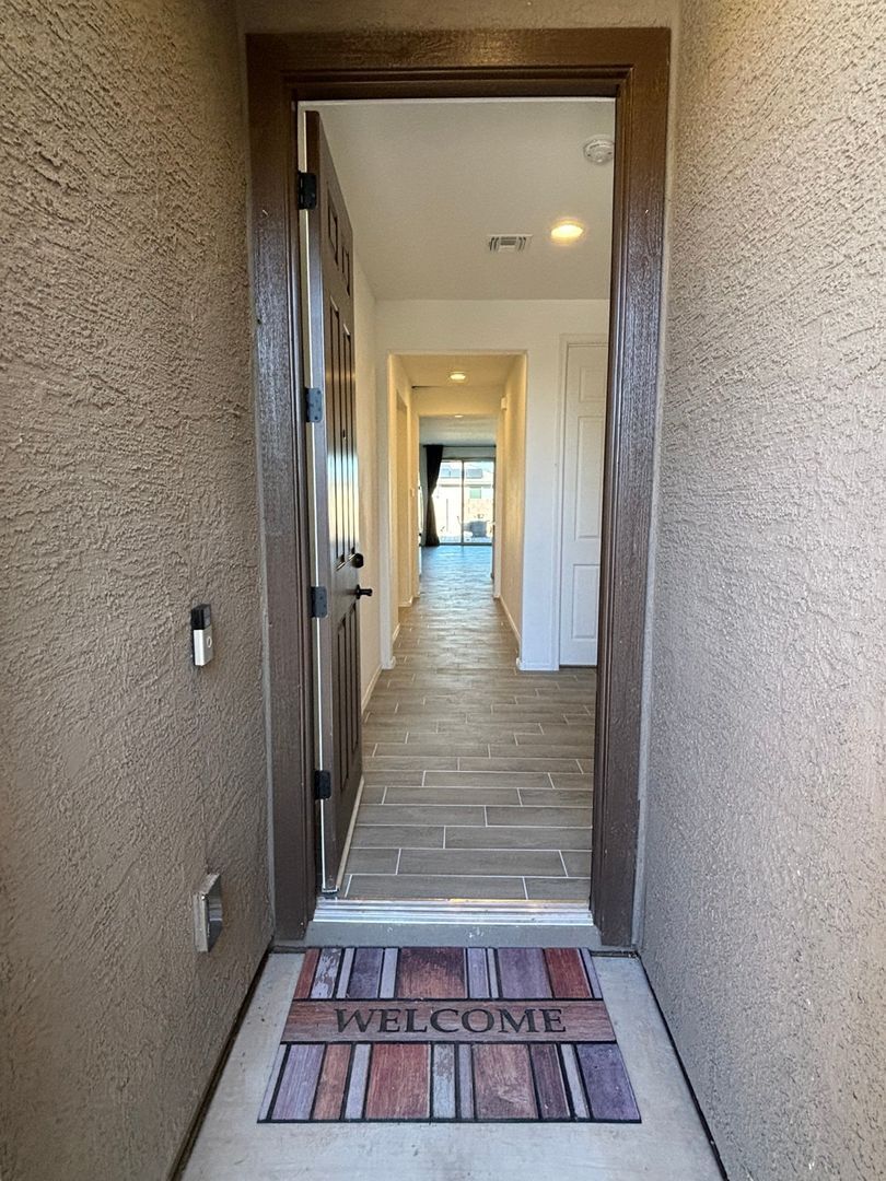 Building Photo - 21334 E Treasure Rd