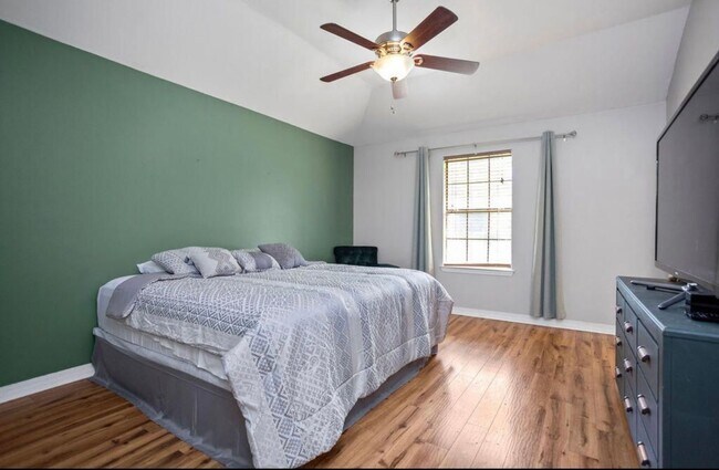 Building Photo - 3bed in Fox Den Villages in Navarre