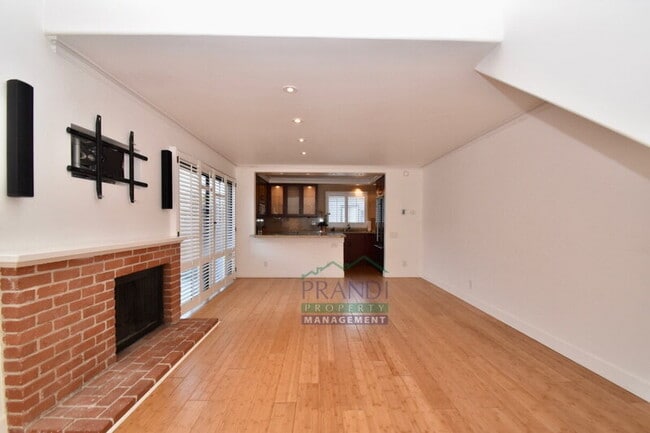 Building Photo - 40 Cypress Pl