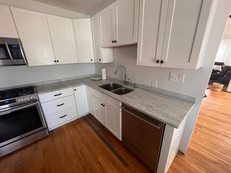 Building Photo - 238 Water St