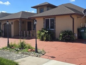 Building Photo - 18110 SW 139th Ct