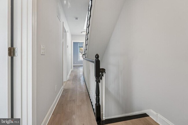 Building Photo - 92 Leigh Ave