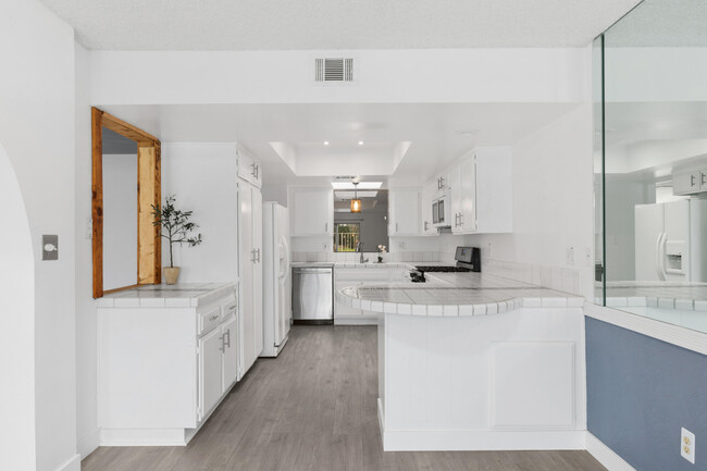Building Photo - 49336 Eisenhower Dr
