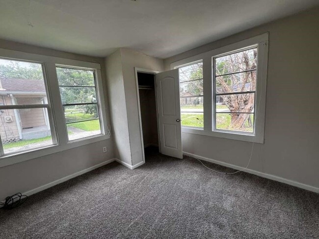 Building Photo - 8606 Prairie View Dr
