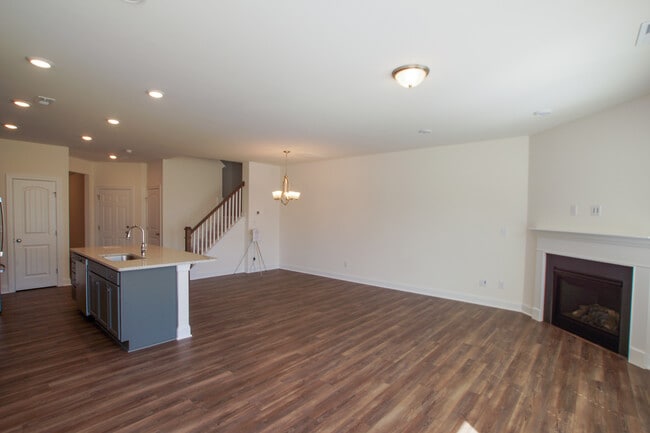 Building Photo - 206 Oakchest Ct