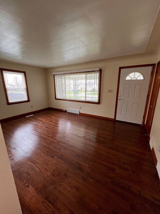 Building Photo - 154 S Kimberly