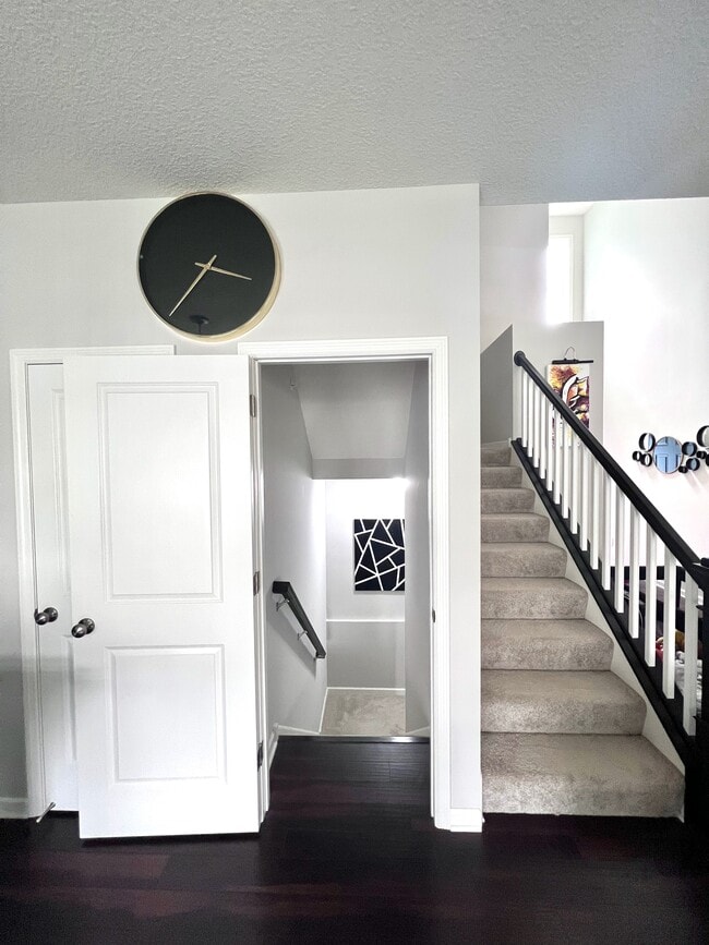 Building Photo - 8094 Evergreen Ln N