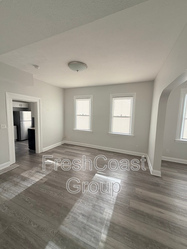 Building Photo - 2049 W 28th St