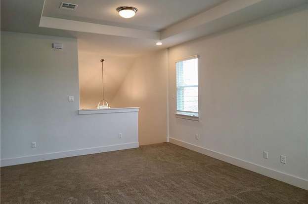 Building Photo - 1265 Summerbrooke Cir
