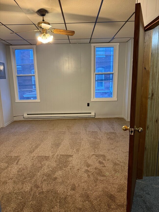 Building Photo - 201 W Market St