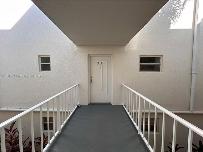 Building Photo - 4255 N University Dr