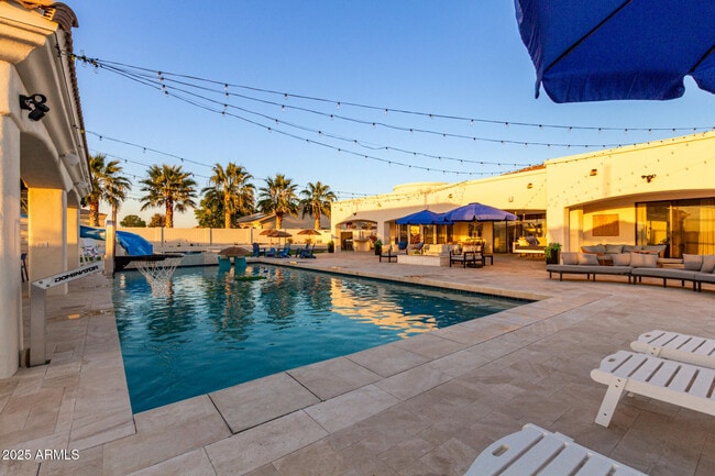 Building Photo - 2506 S 186th Dr