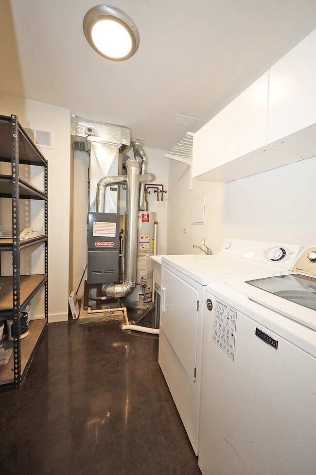 Building Photo - 48 Lambert Dr