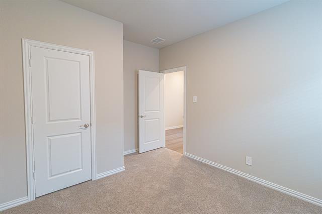 Building Photo - 2210 Gustavus Dr