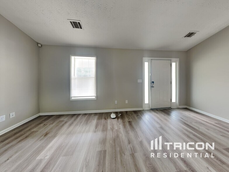 Building Photo - 530 Saddle Shoals Dr