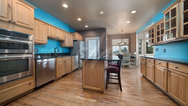 Building Photo - Million Dollar Views in Larkspur