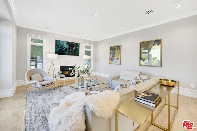 Building Photo - 386 Torrey Pines Dr