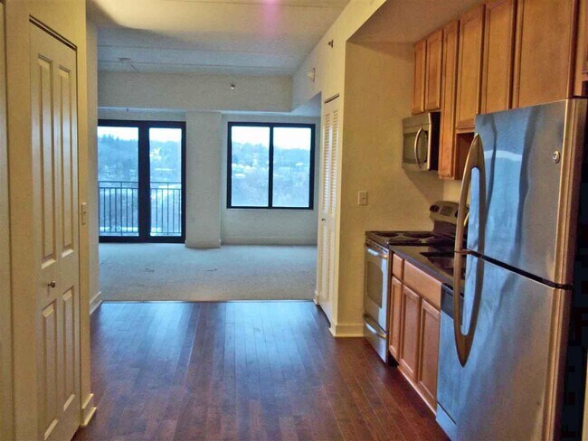 Building Photo - 111 N Ashley St