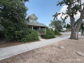 Building Photo - 230 E Espanola St