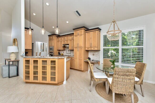 Building Photo - Pelican Marsh Pool home